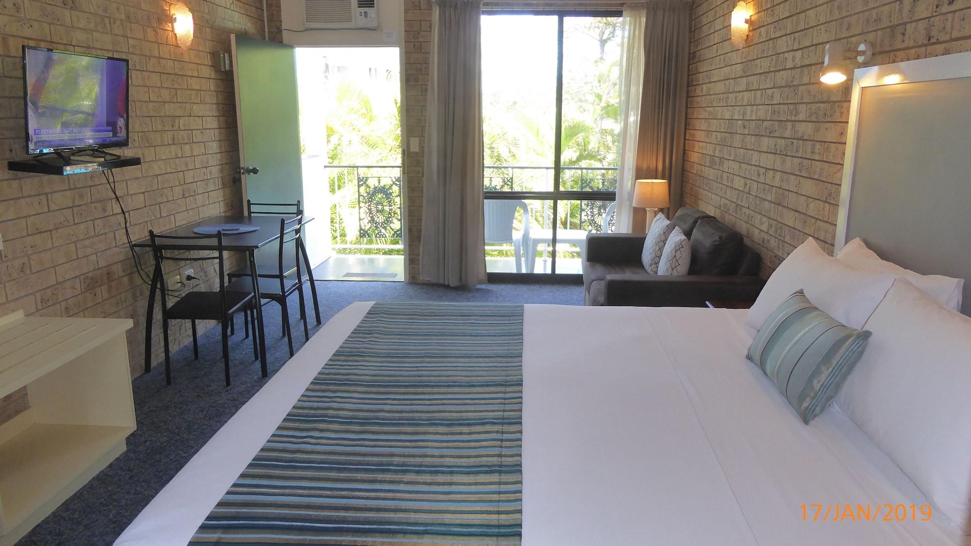 Tower Court Motel - Adults Only Haven Харві-Бей Екстер'єр фото