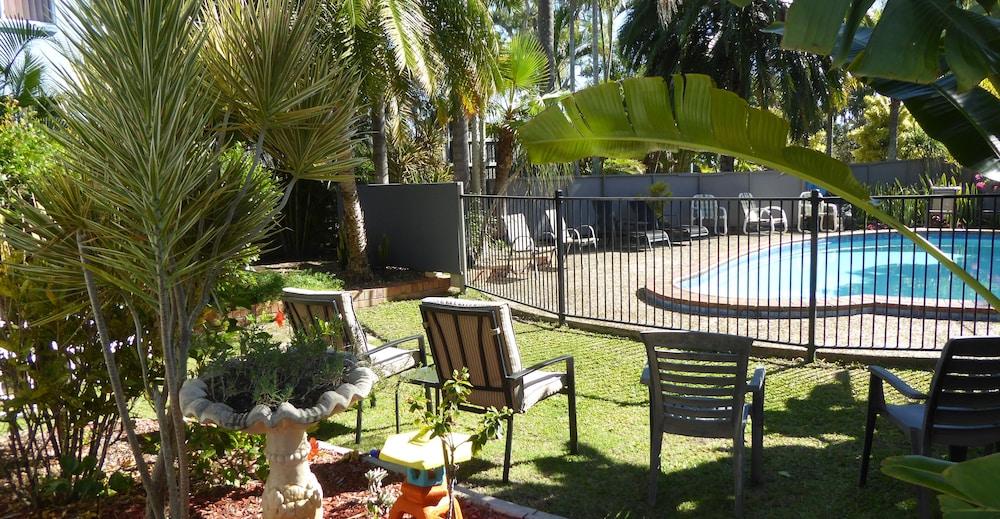 Tower Court Motel - Adults Only Haven Харві-Бей Екстер'єр фото
