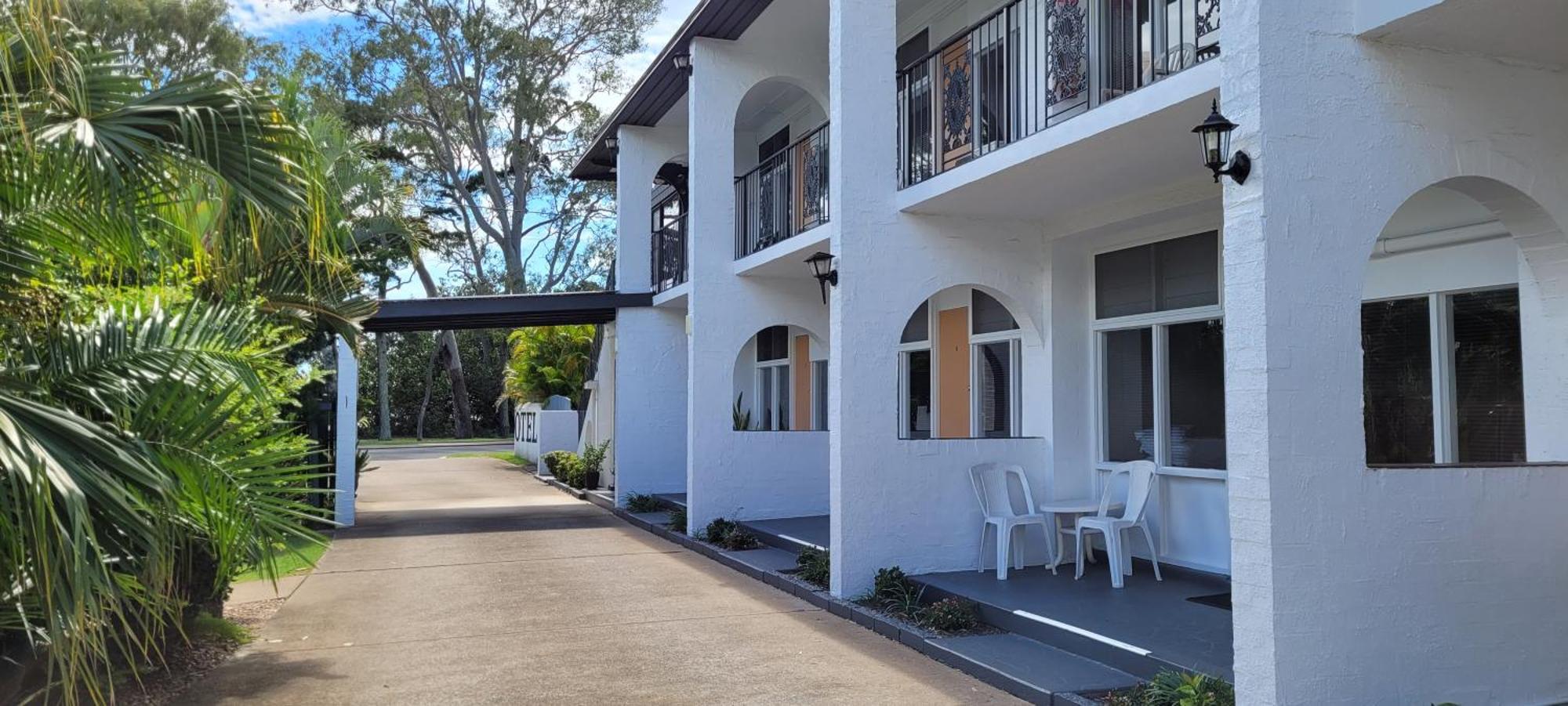 Tower Court Motel - Adults Only Haven Харві-Бей Екстер'єр фото