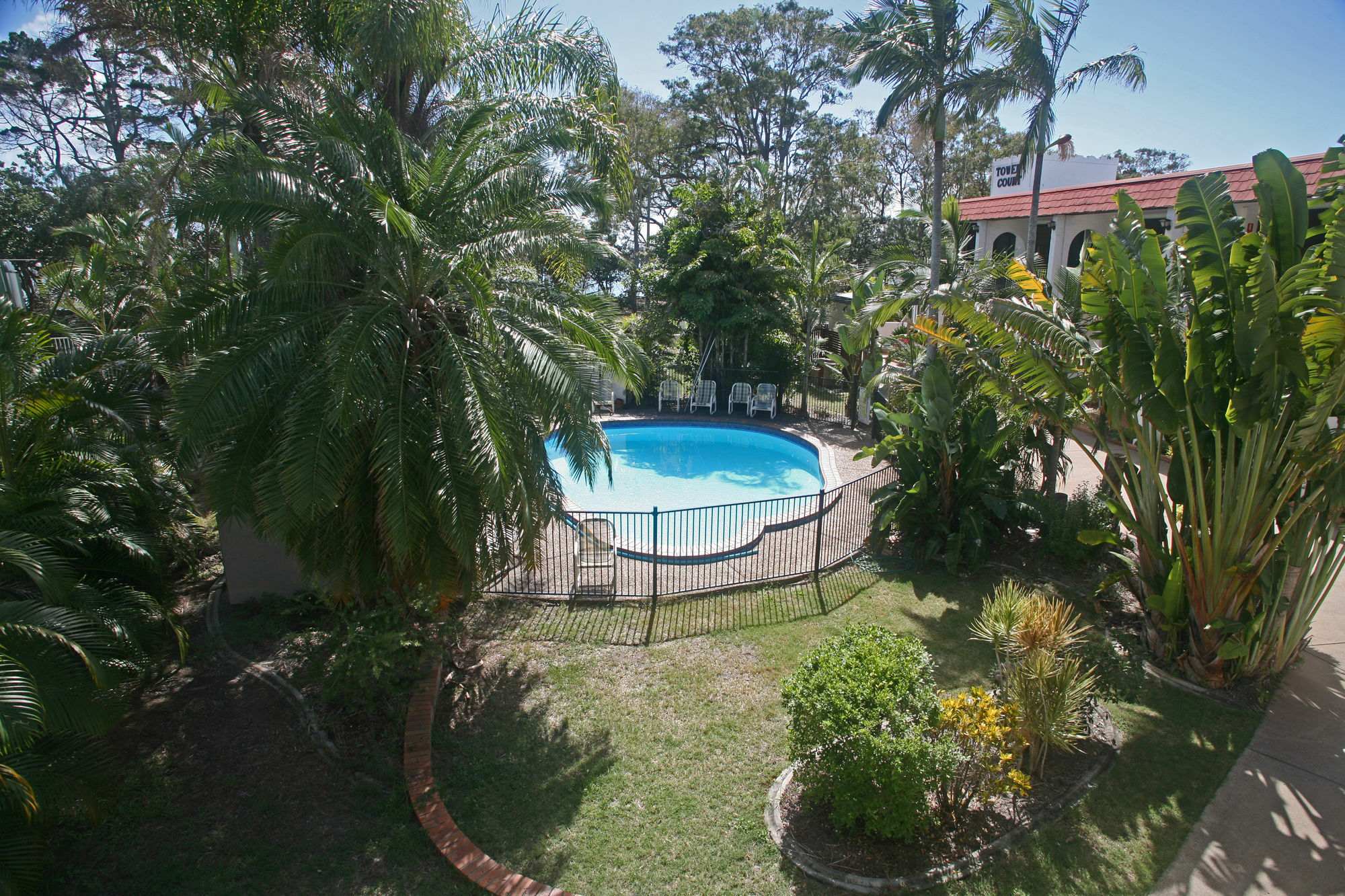 Tower Court Motel - Adults Only Haven Харві-Бей Екстер'єр фото
